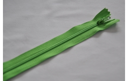 Fermeture éclair fine polyester non séparable vert gazon 536